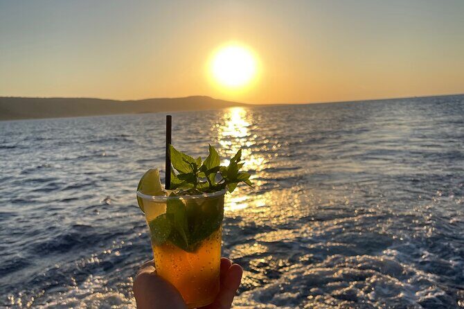 BLUE LAGOON BOAT TRIP | Waterslide | Music | Wine | - Boat trip basics: timing, size, and what you actually get