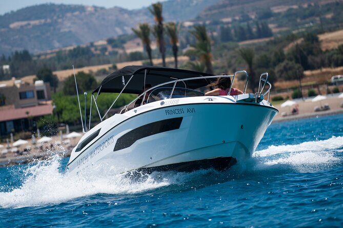 Luxury Karnic SL701 Boat with driver to Blue Lagoon & more - Karnic SL701 comfort that makes a speedboat day easier