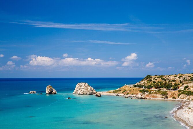 Pafos and Kourion Coach Excursion in Italian - Paphos Harbour break: using your free time for lunch