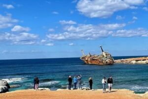 Quad or Buggy Tour from Coral Bay to Lara Bay - Caves and Rock Formations: A Quick Detour with a Wildlife Hint