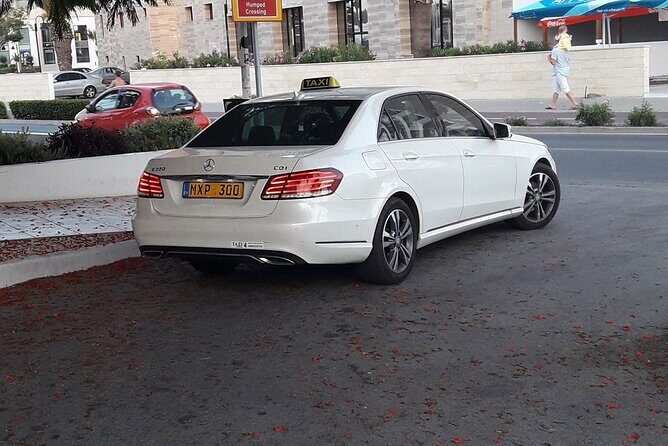 Taxi transfer from LCA airport to Ayia Napa or Ayia Napa to LCA airport - The Service Feel: Courteous Drivers and a Calm Start